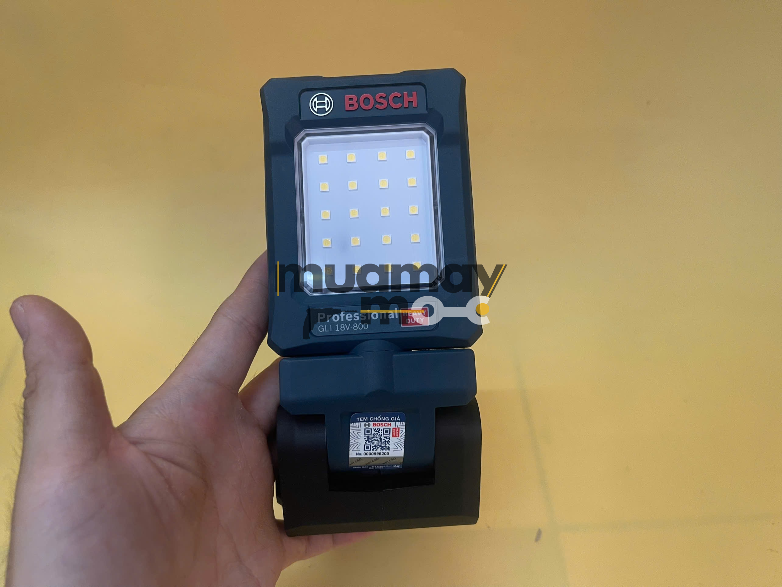 Đèn LED đa năng dùng pin 18V Bosch GLI 18V-800