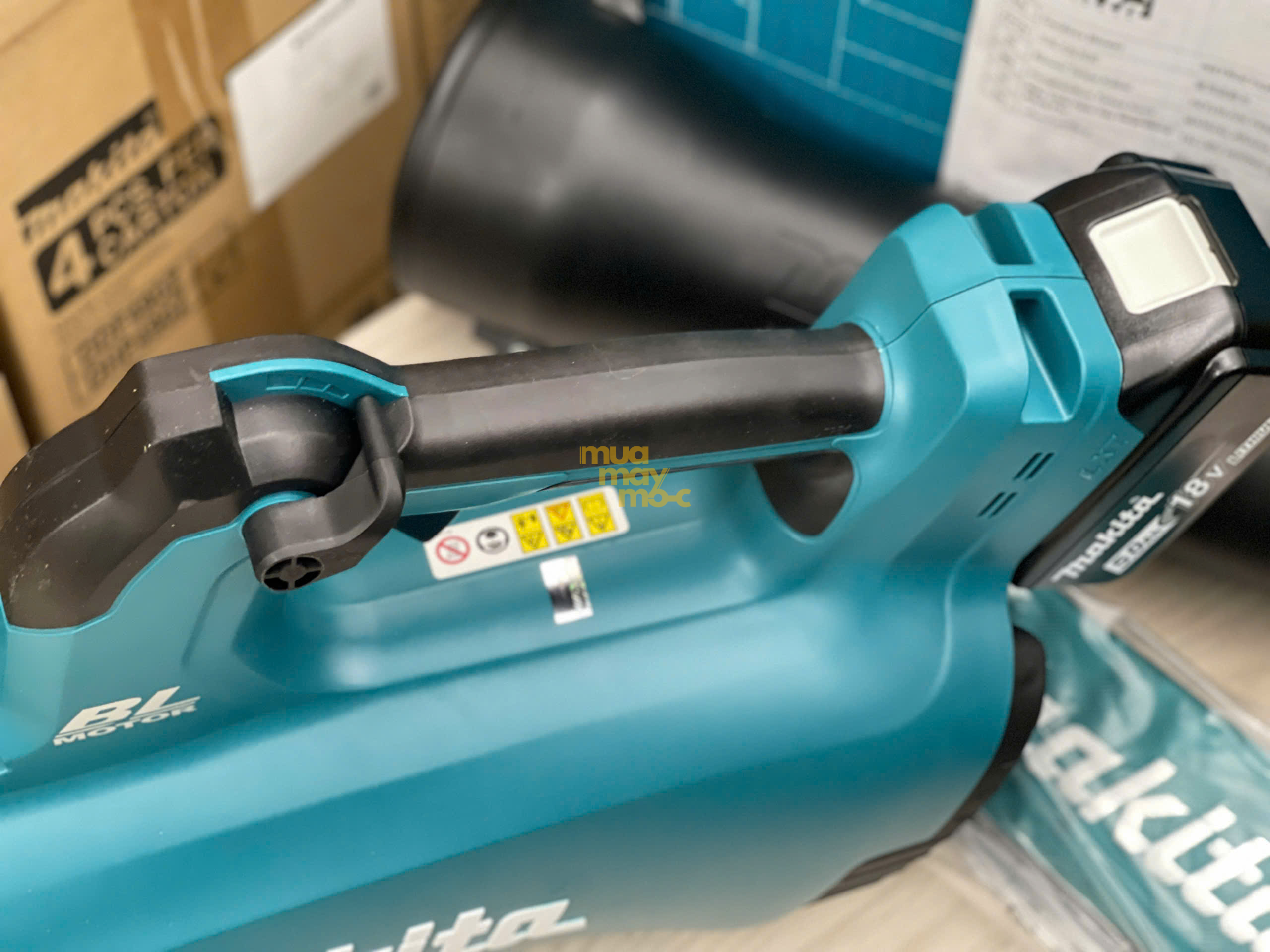 Máy Thổi Lá Dùng Pin Makita DUB184RT (18V | 1 Pin 5.0Ah)