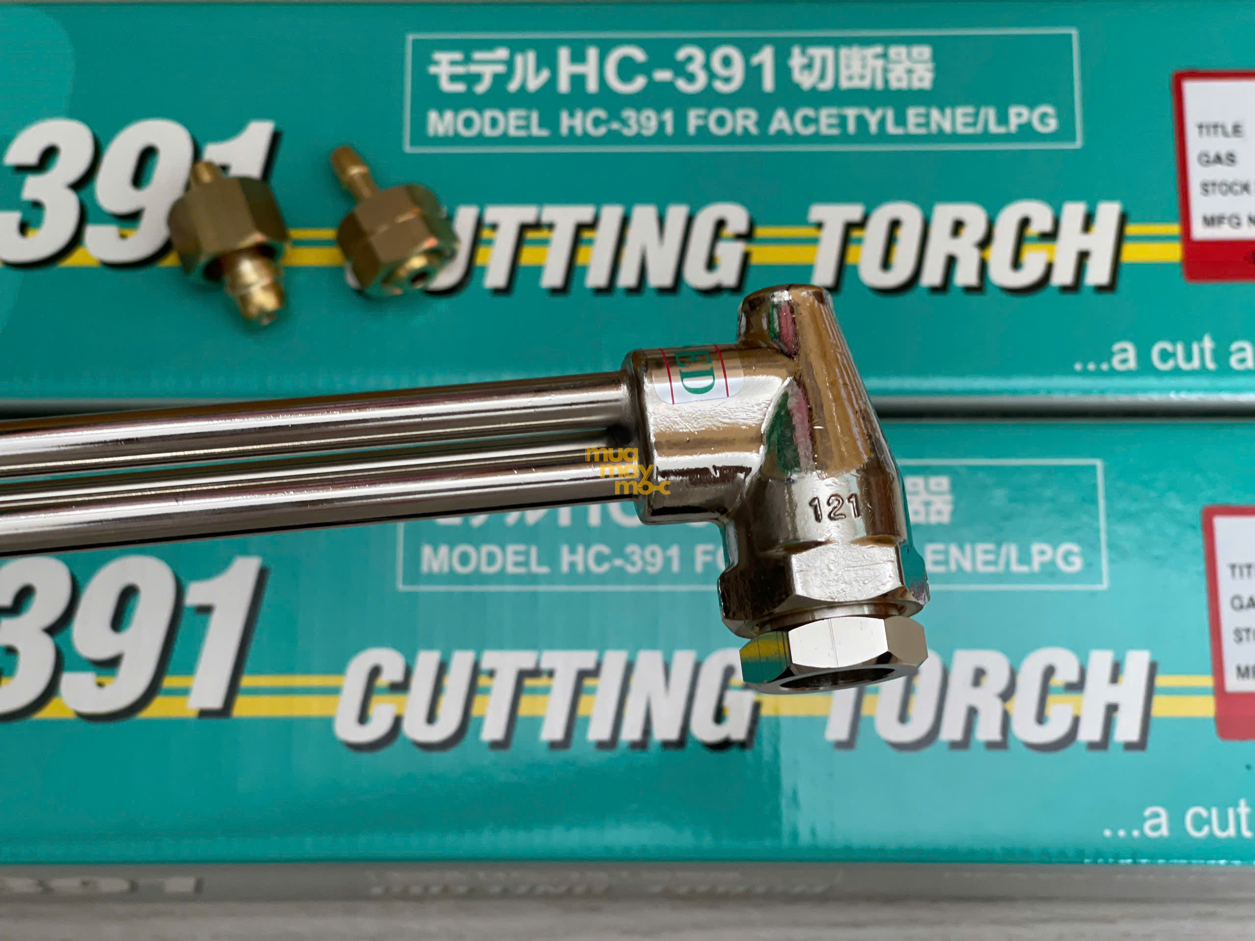 Chi tiết đúc đồng thau dập chìm chữ thương hiệu trên đèn cắt TANAKA HC-391