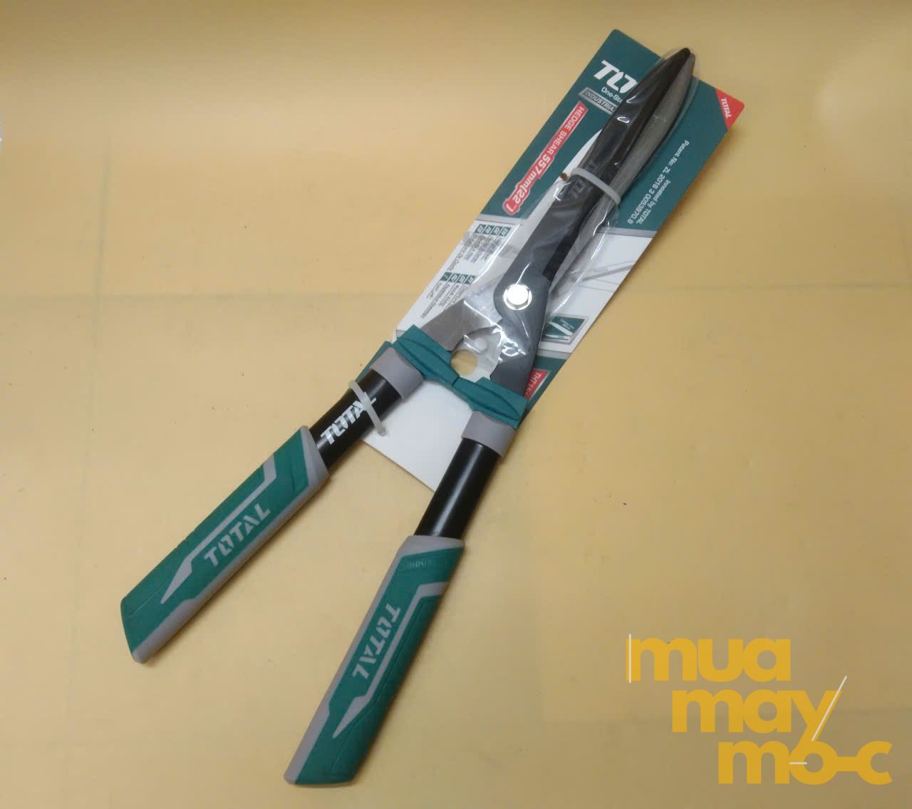 Kéo cắt tỉa cây TOTAL dùng trong sân vườn