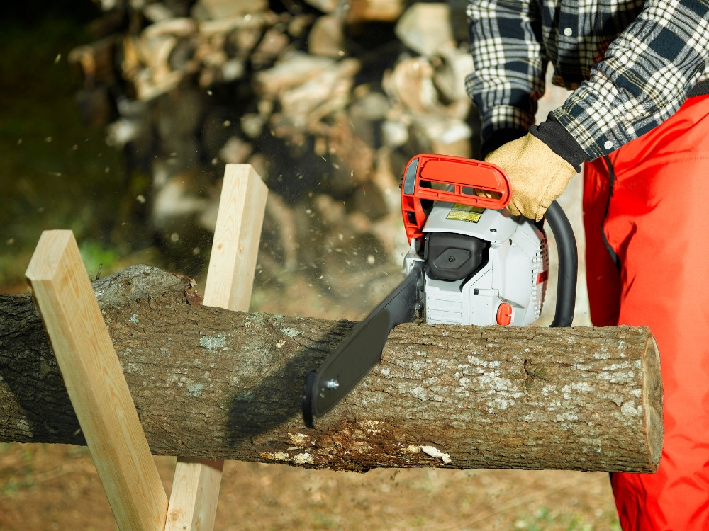 Máy cưa xích bị ngộp xăng - dấu hiệu và cách xử lý