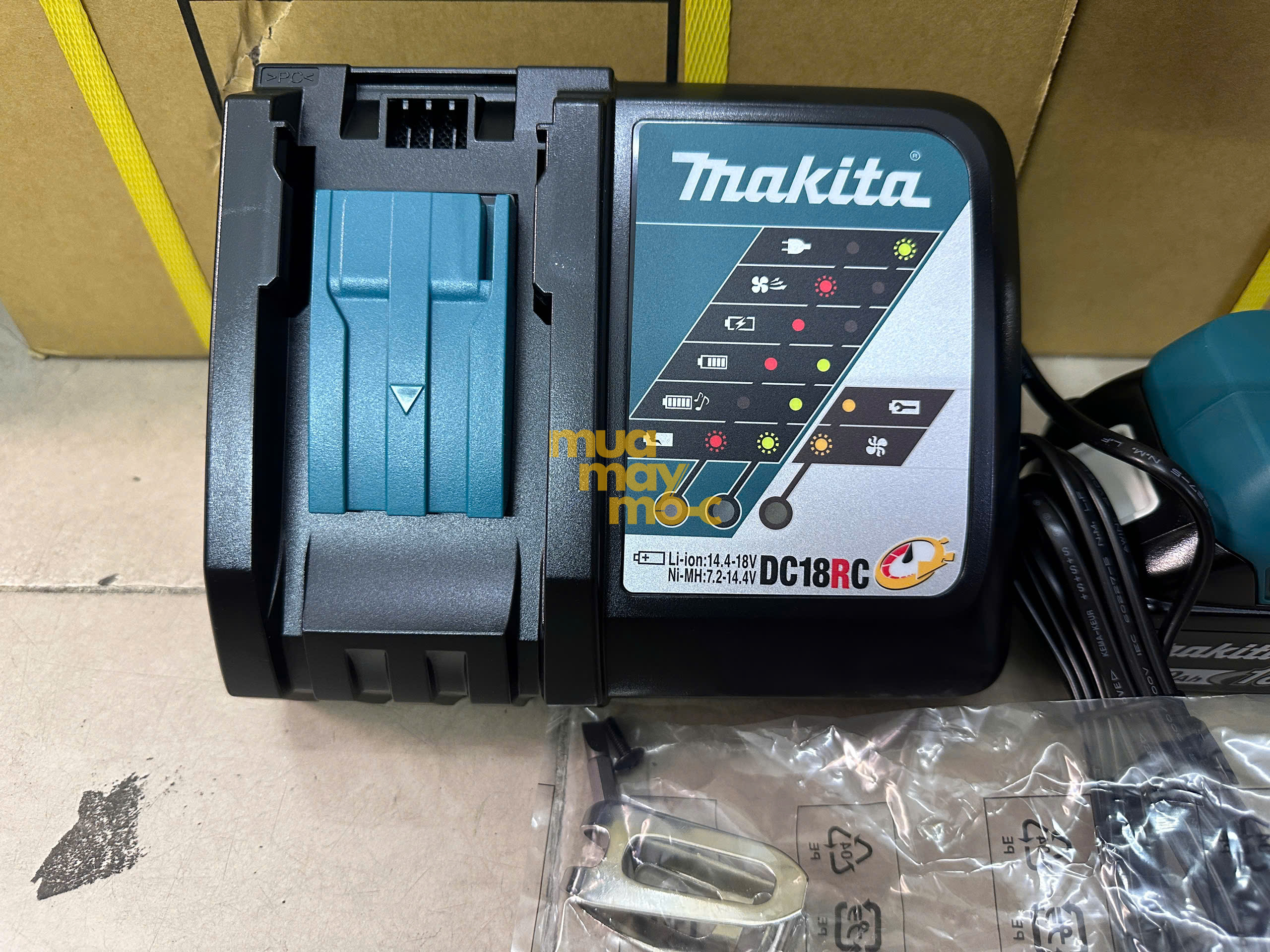 Bộ sản phẩm Makita DHP484RTE đầy đủ