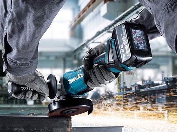So sánh máy mài góc pin Bosch và Makita theo nhu cầu