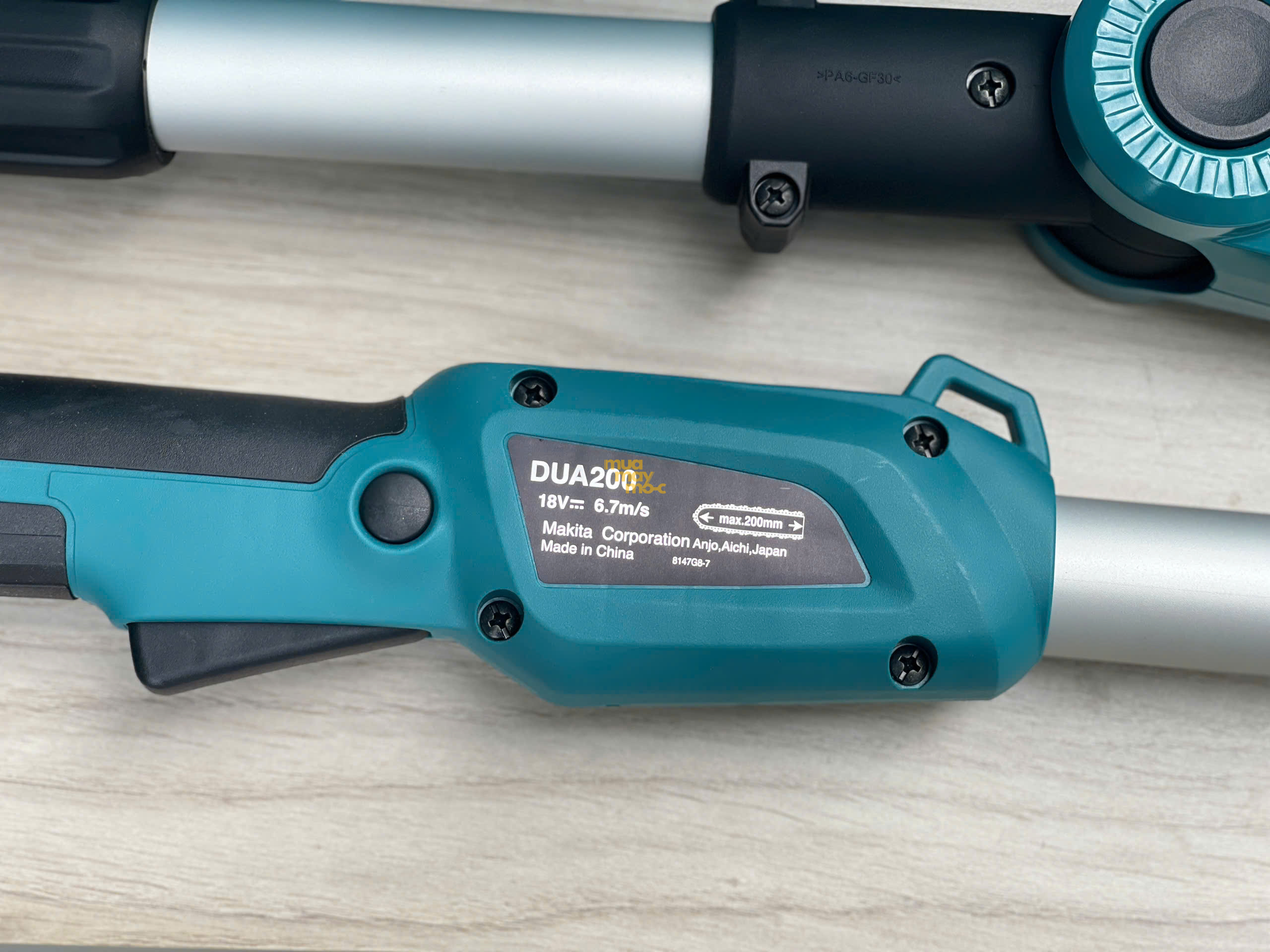 Máy cưa cành trên cao dùng pin Makita DUA200Z01 (Chưa Pin & Sạc)