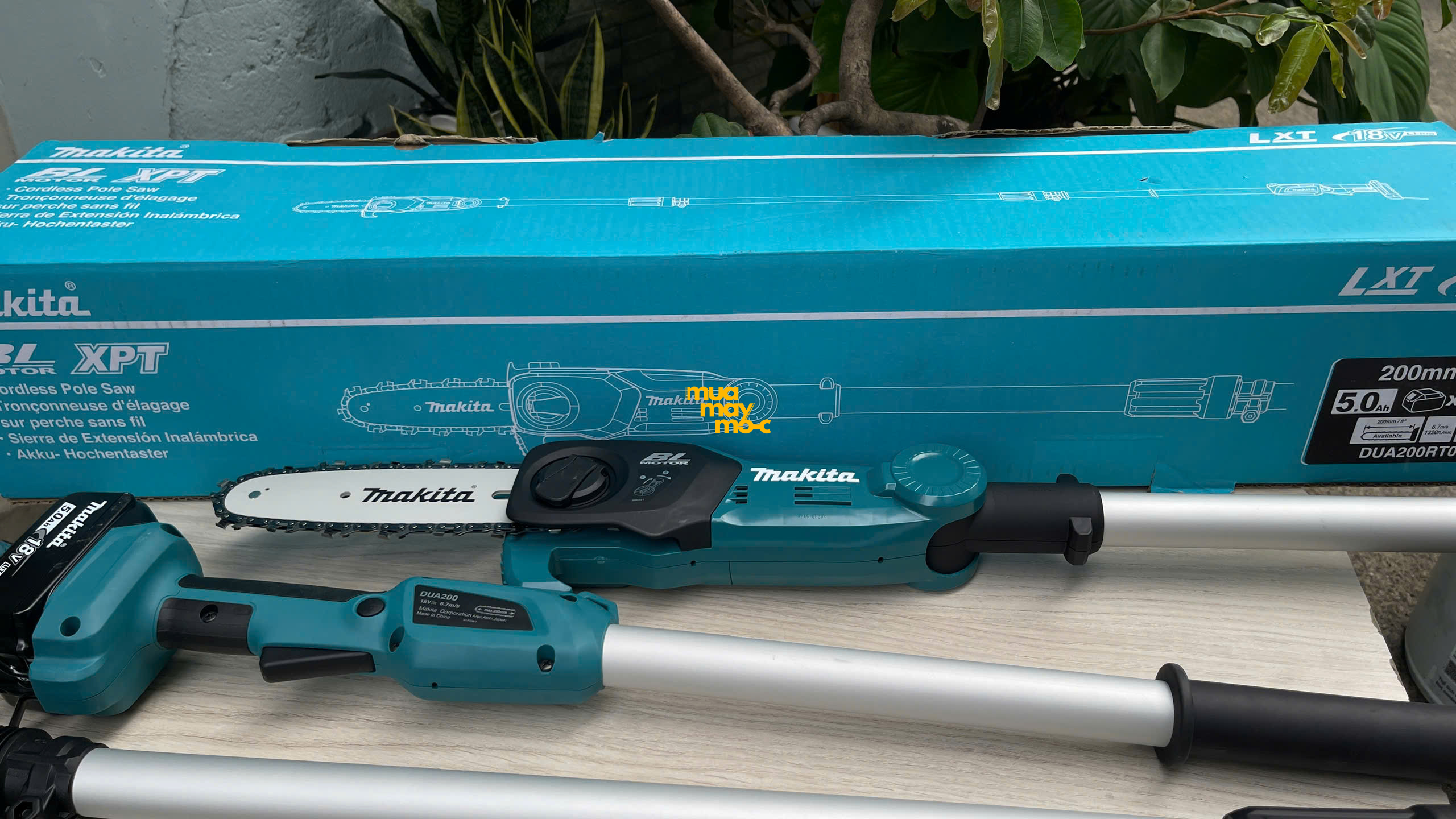 Máy cưa cành trên cao dùng pin Makita DUA200Z01 (Chưa Pin & Sạc)