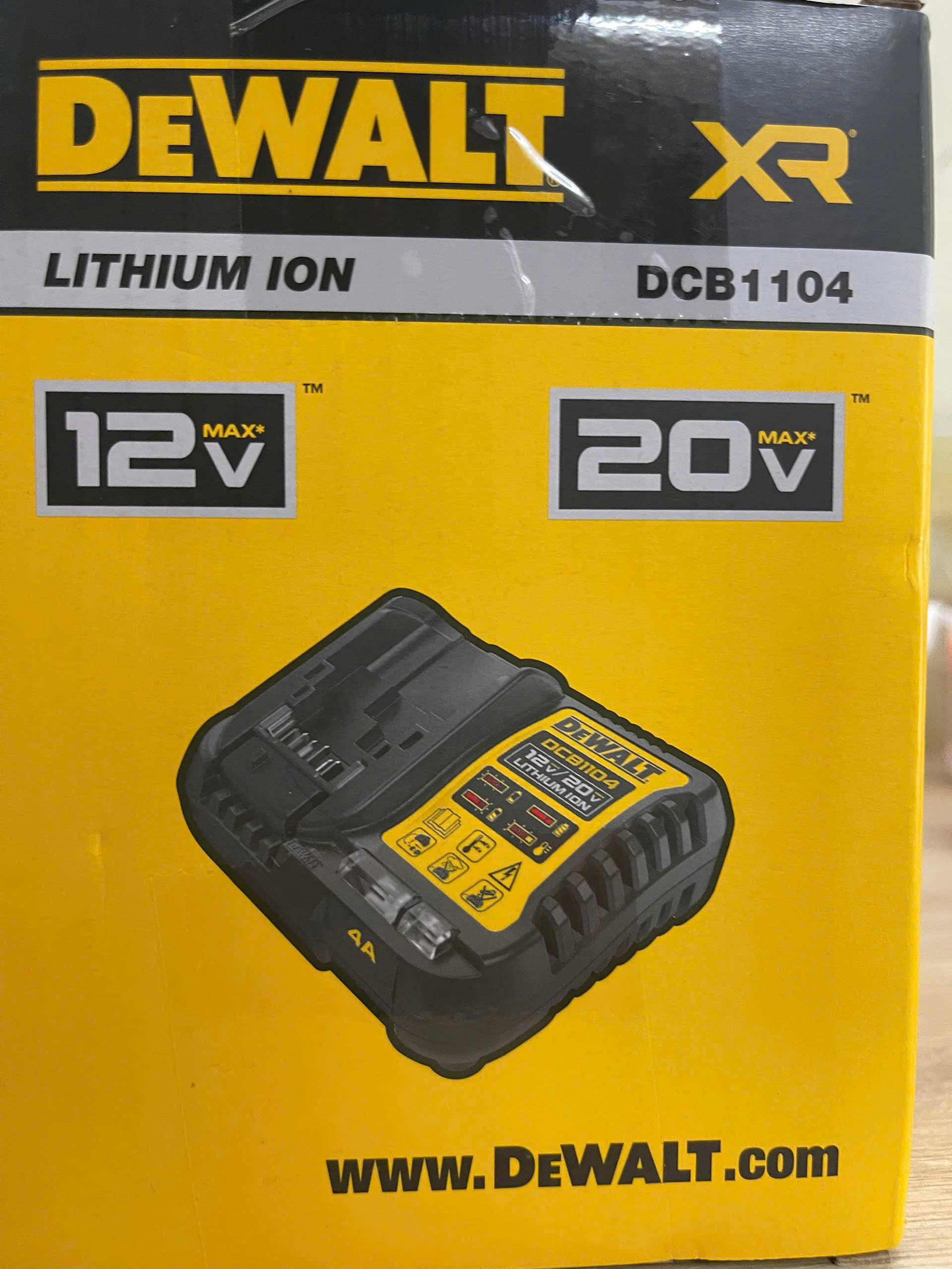 Bộ sạc pin 10.8-18V Dewalt DCB1104-B1