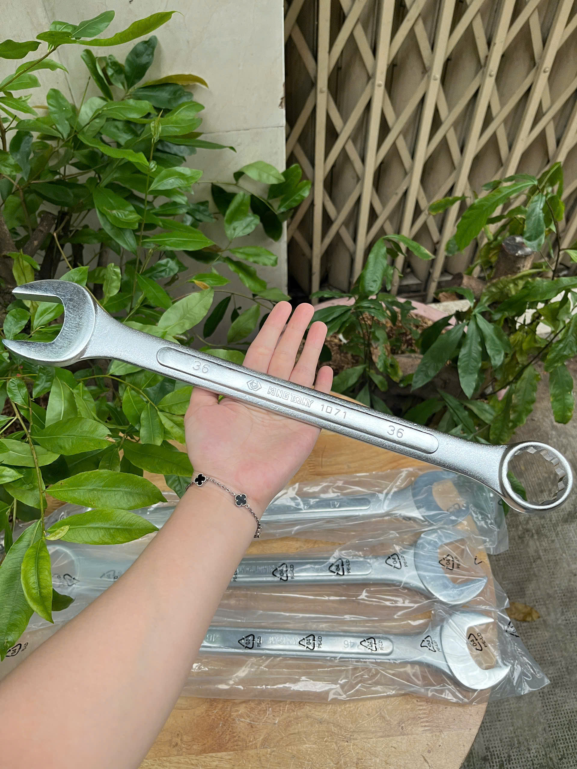 Cờ lê vòng miệng Kingtony 1071-36 36mm