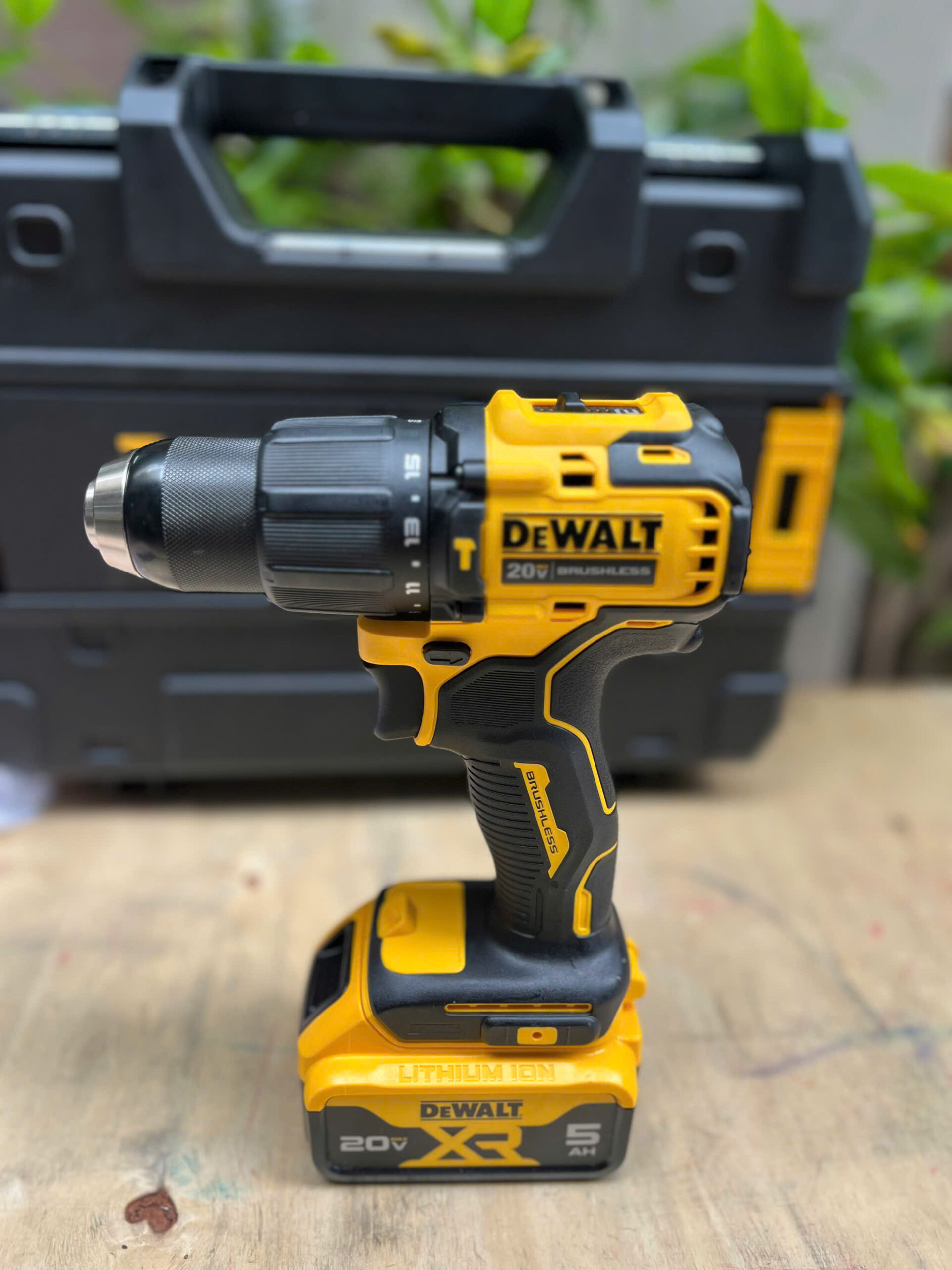 Máy Khoan Pin Động Lực DEWALT DCD709P2-KR 18V
