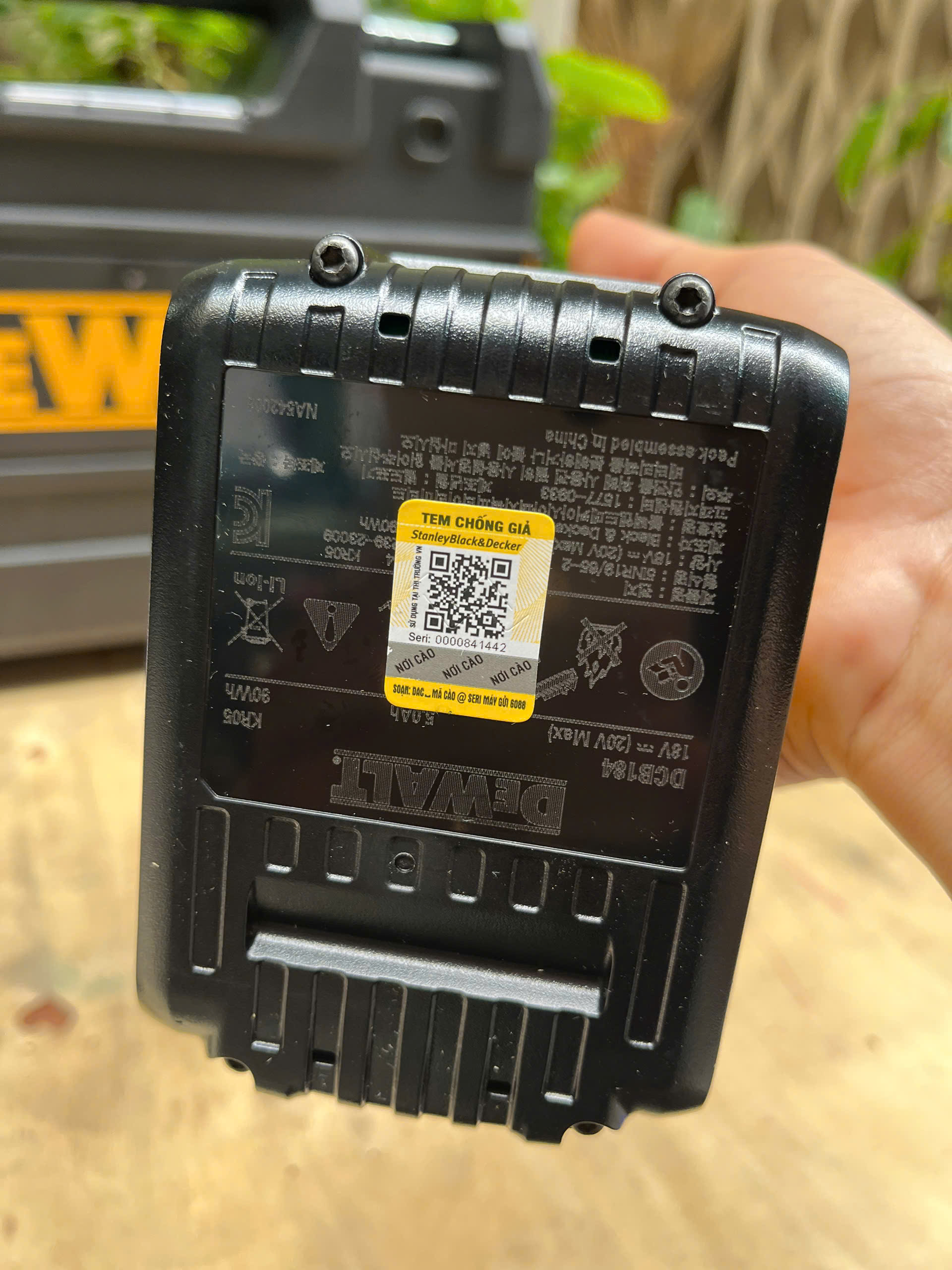 Máy Khoan Pin Động Lực DEWALT DCD709P2-KR 18V