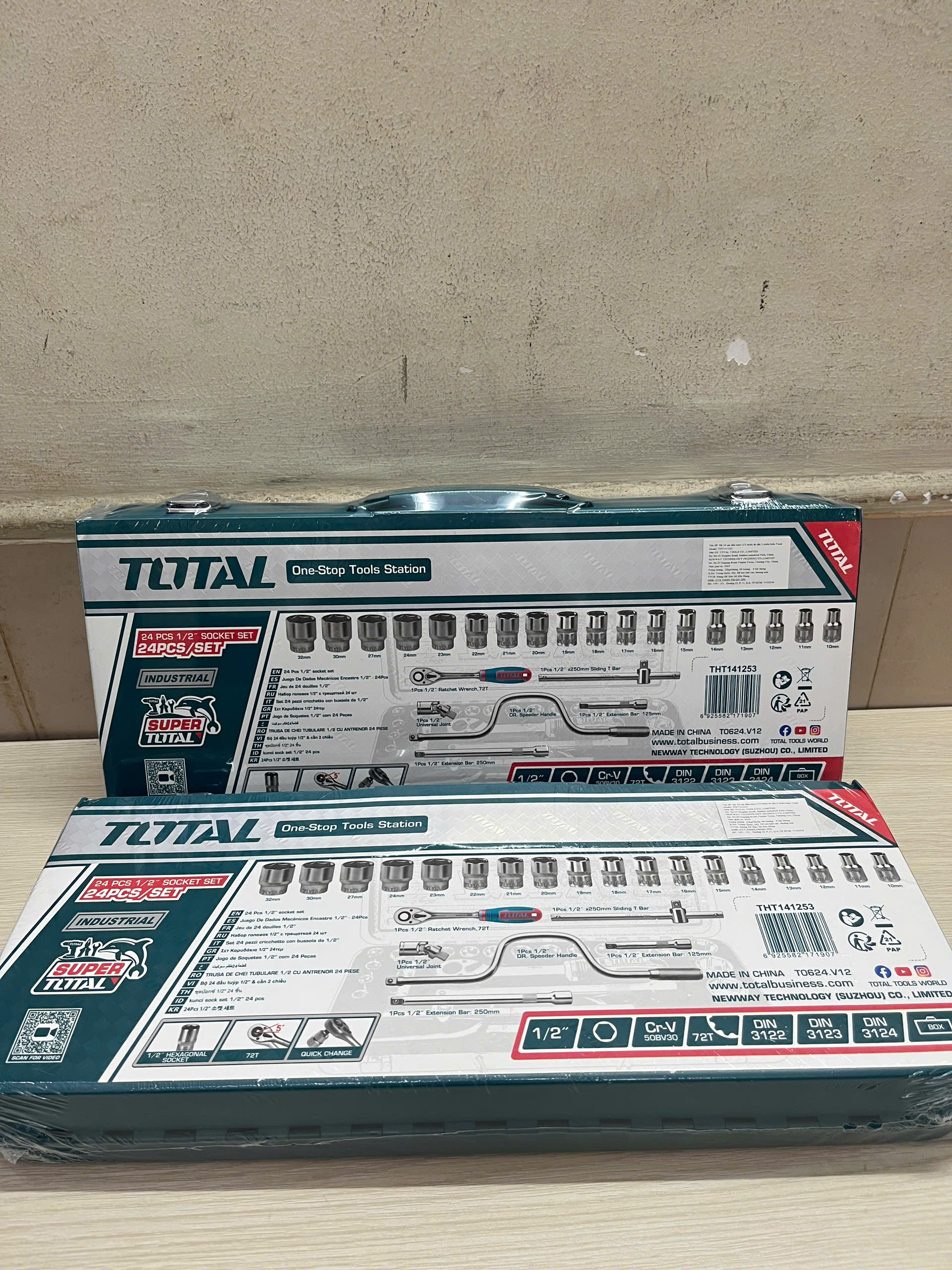 Bộ tuýp 1/2″ 24 chi tiết Total THT141253 10-32mm