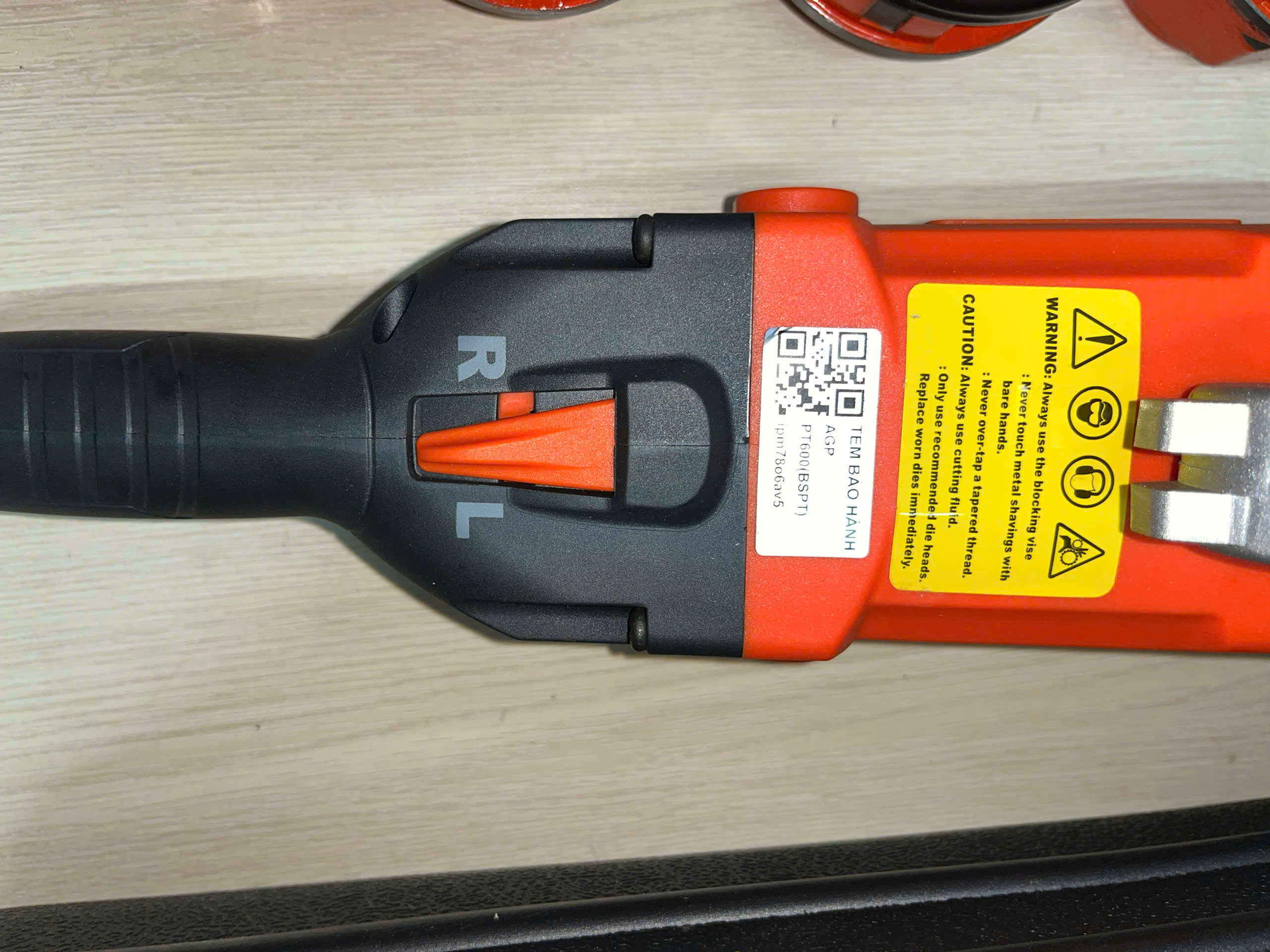 Máy Ren Ống Kim Loại Di Động AGP PT600