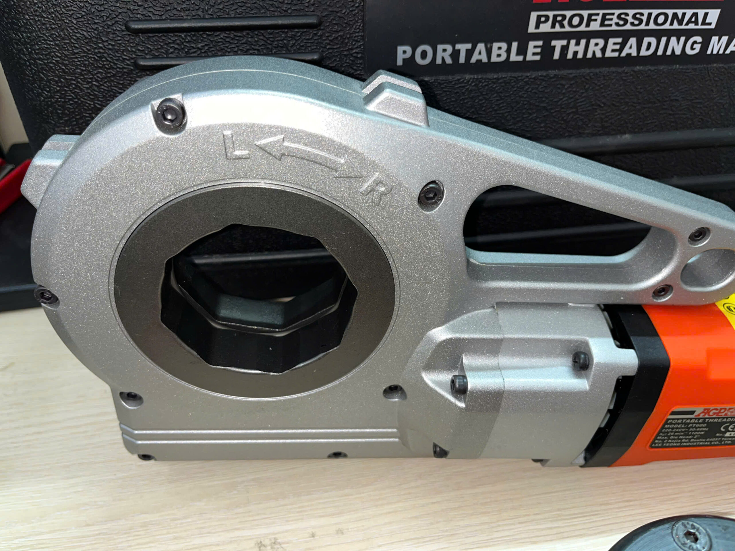 Máy Ren Ống Kim Loại Di Động AGP PT600