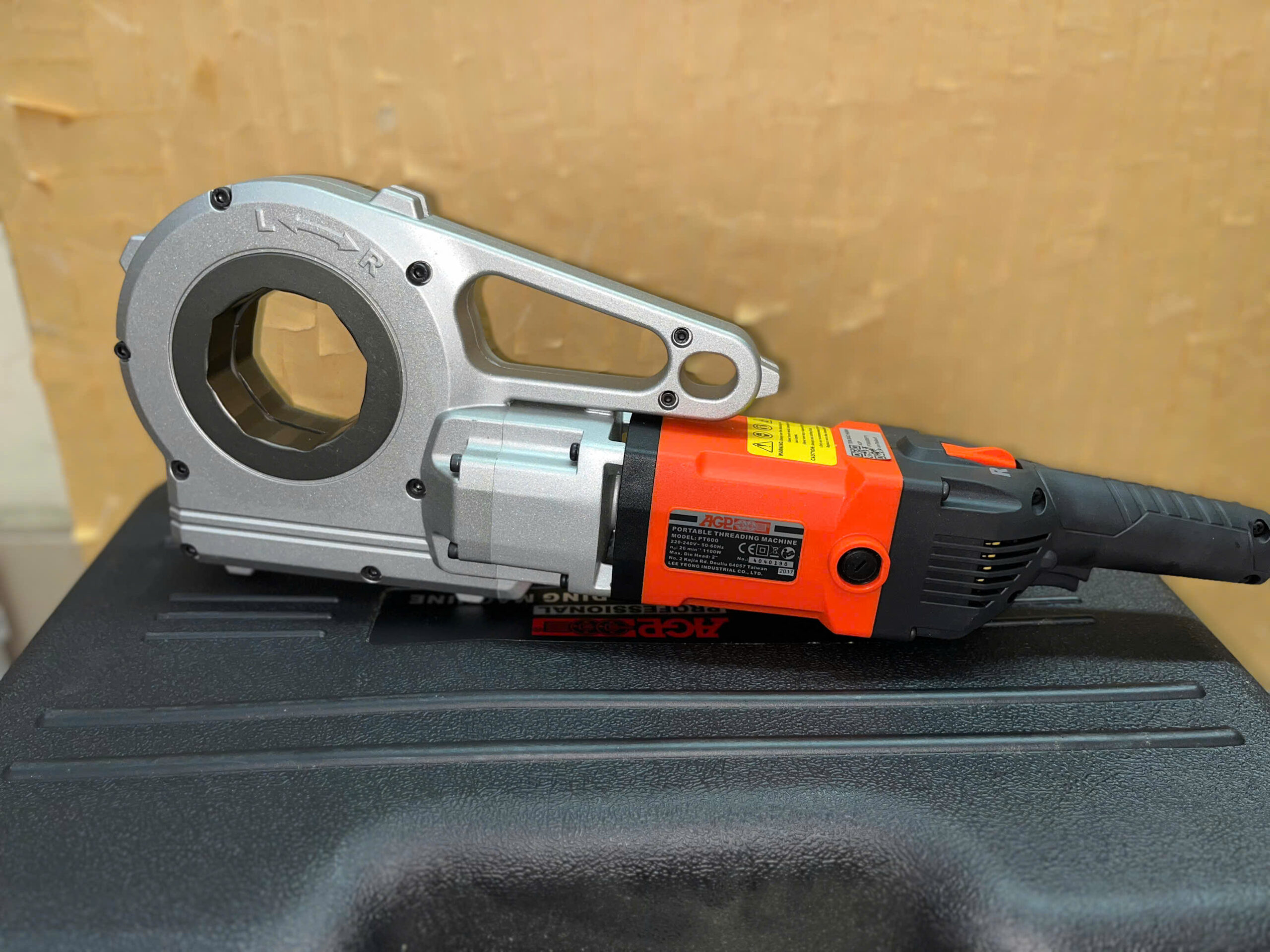 Máy Ren Ống Kim Loại Di Động AGP PT600