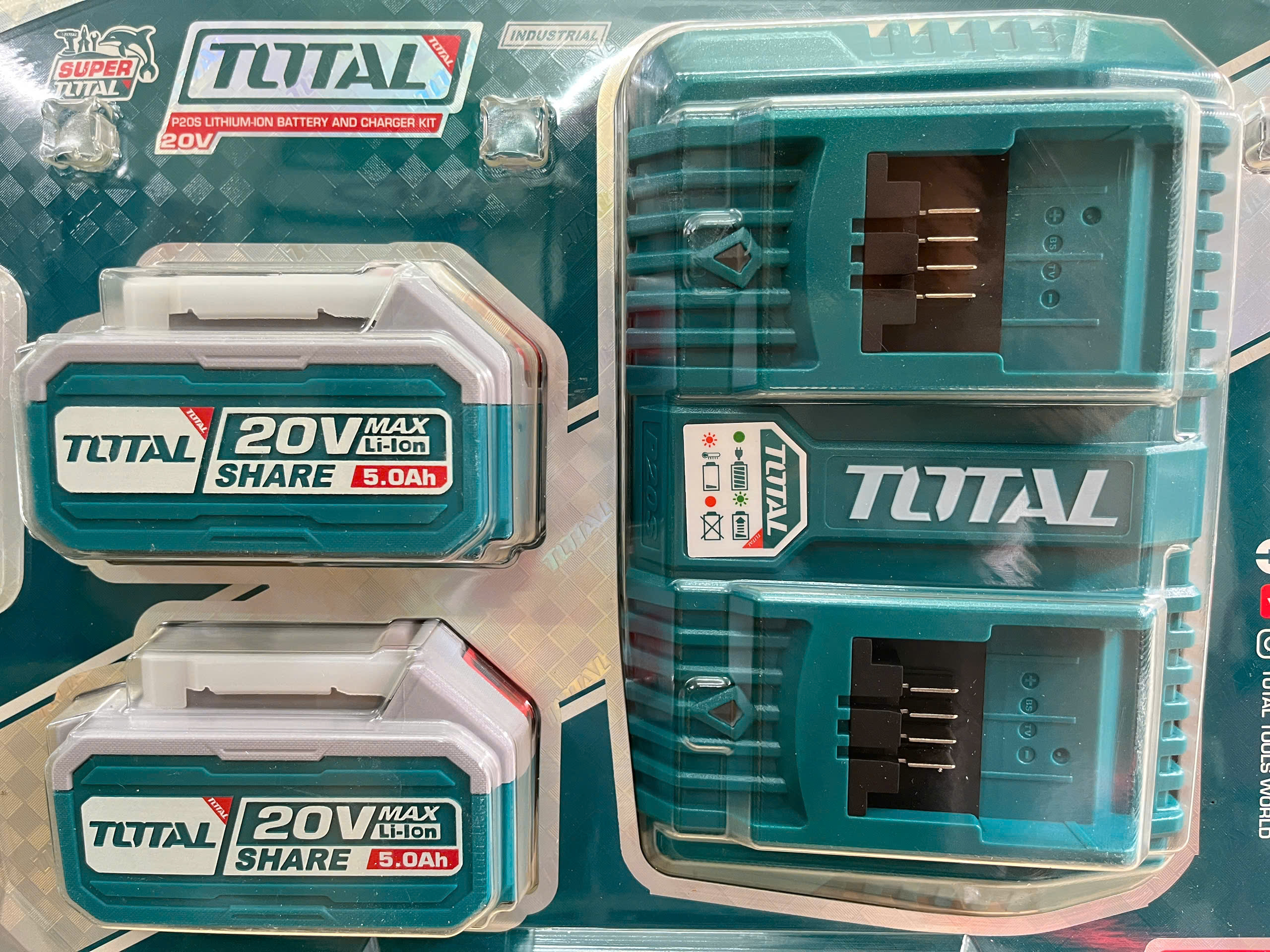 Bộ 2 Pin 20V 5.0Ah Và Sạc Nhanh 2 Cổng 4A Total TFBCPK2425