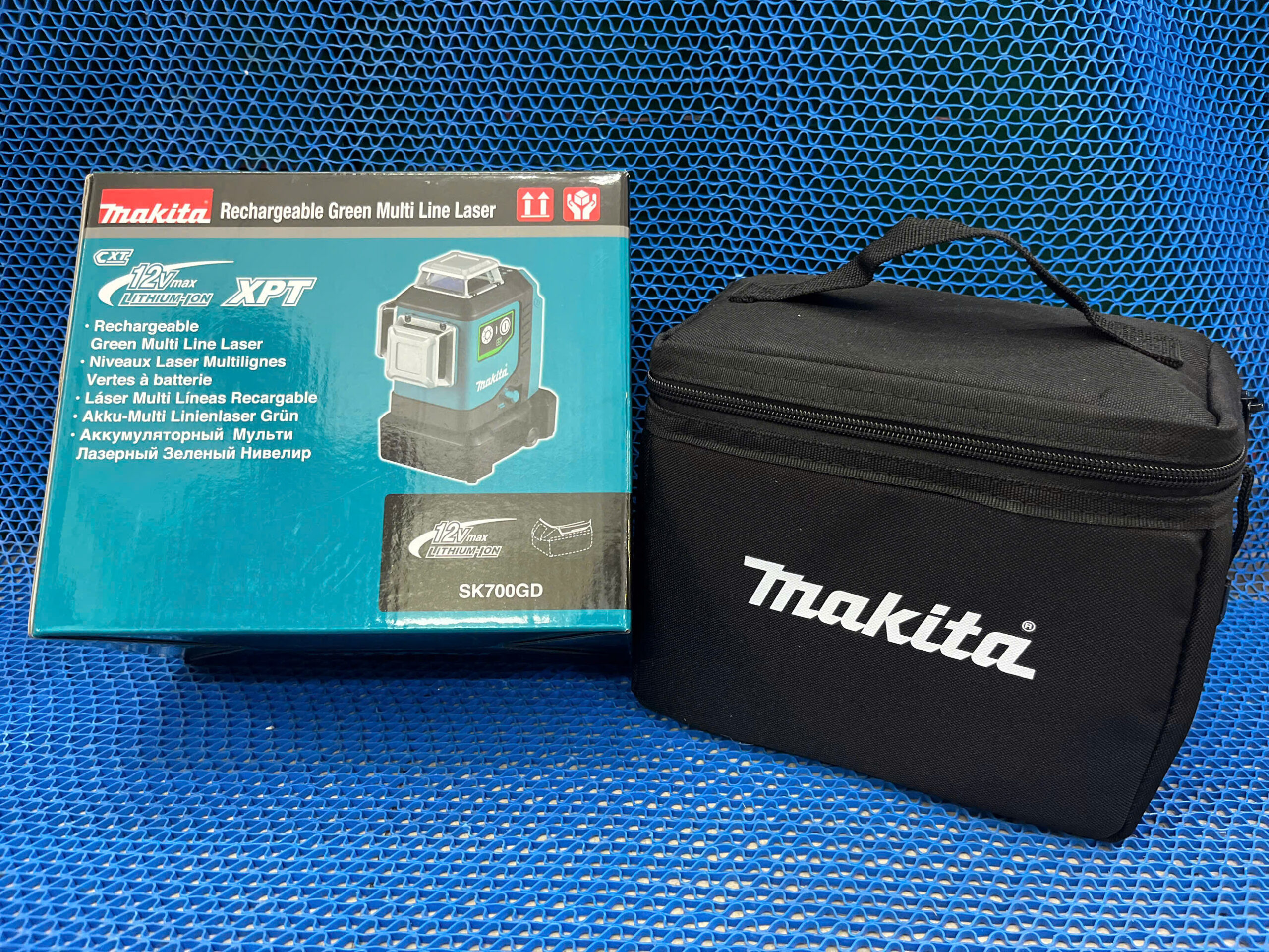 Máy cân mực laser tia xanh dùng pin Makita SK700GD (12VMAX)