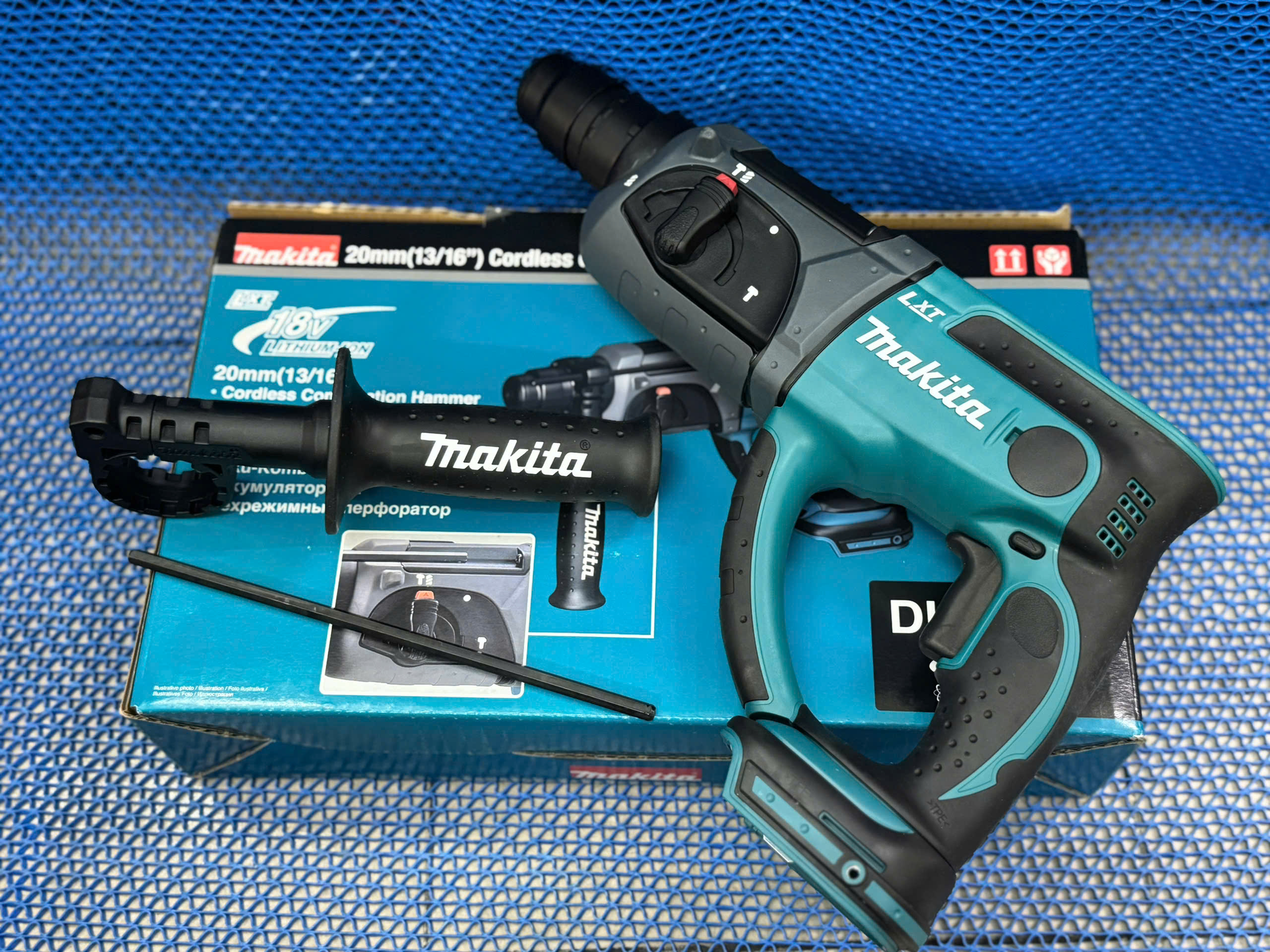 Máy khoan bê tông dùng pin Makita 18V DHR202Z (Chưa kèm Pin & Sạc)